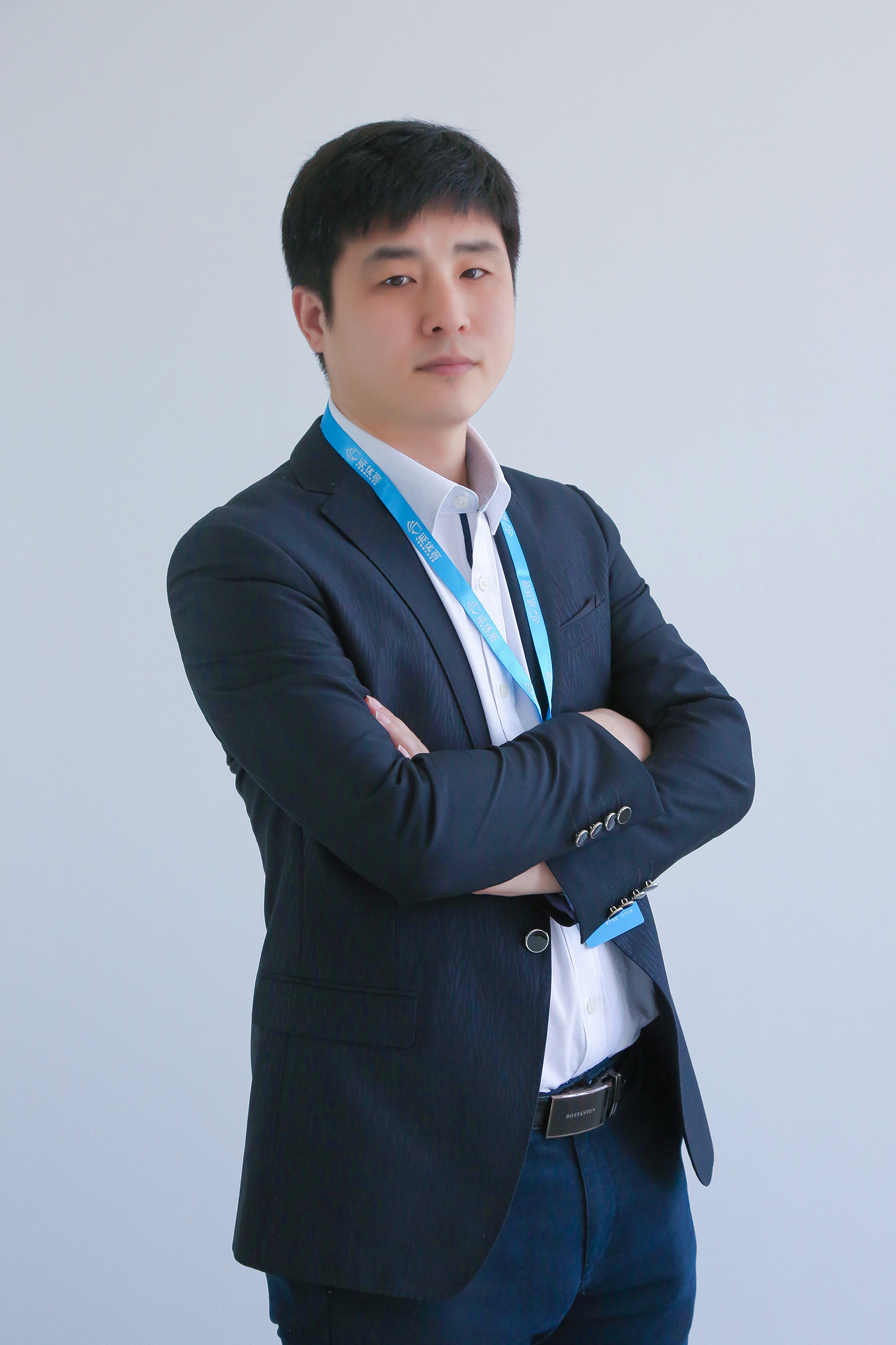 以严紧矜持之风追寻接洽师价格